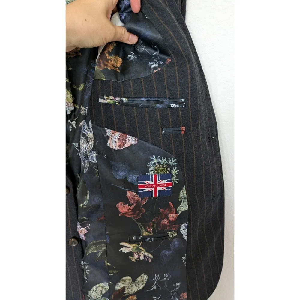 Soul of London Pinstripe Blazer Mens 44R Charcoal Grey Floral‎ Lining Two Button